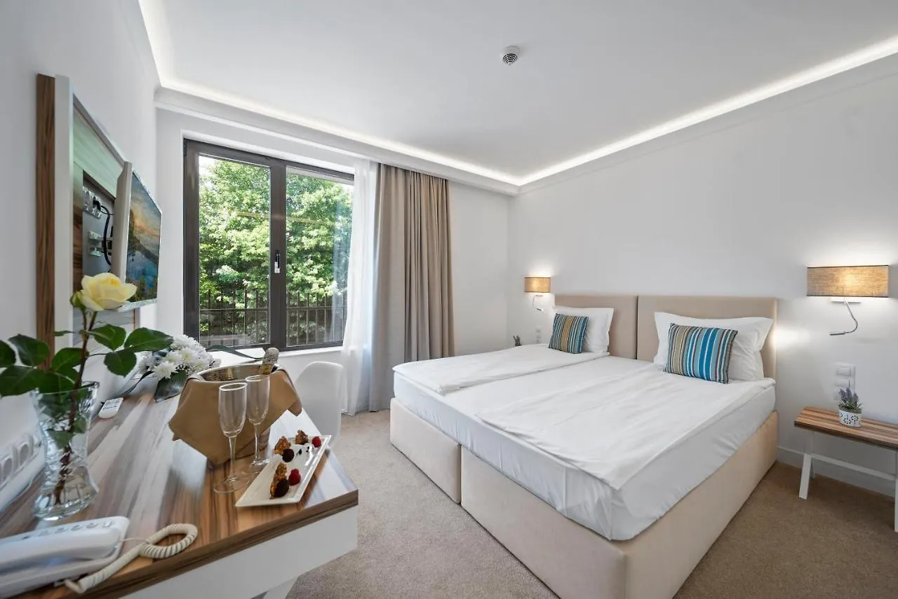 Hvd Nympha Hotel - Private Beach & Free Parking Golden Sands Semesteranläggning (resort)